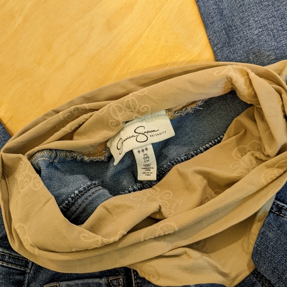 Jessica Simpson Maternity Skinny Jeans - Picture 3 of 3